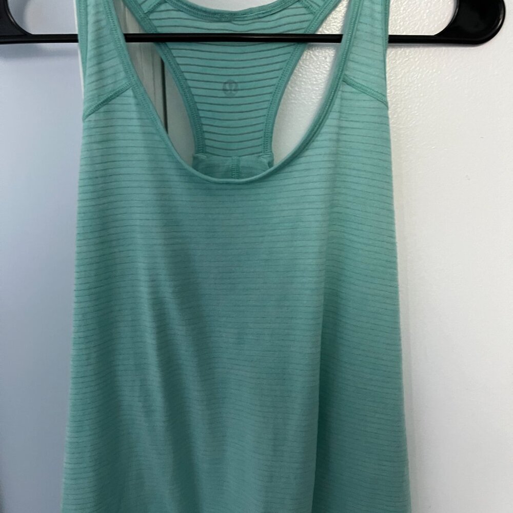 Lululemon Essential Tank Size 6 Heathered Tonic Sea EUC